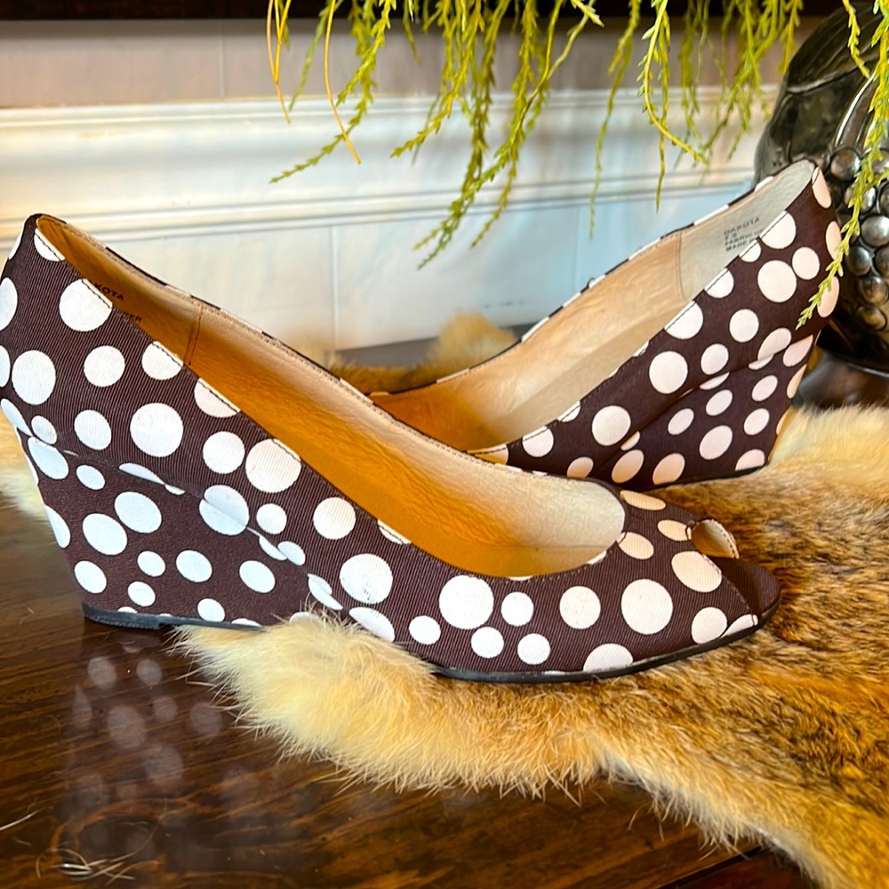 YELLOW BOX “Dakota” Peep Toe - Size 7.5